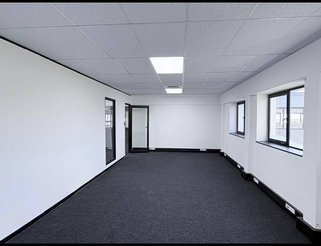 738M² OFFICE TO LET IN MIDRIDGE PARK